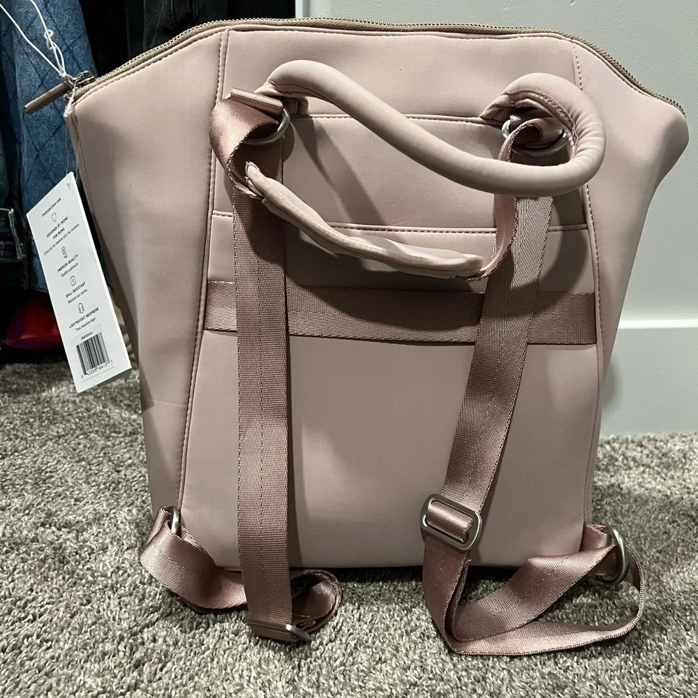 Freshly Picked Seoul Backpack - Picture 2 of 6